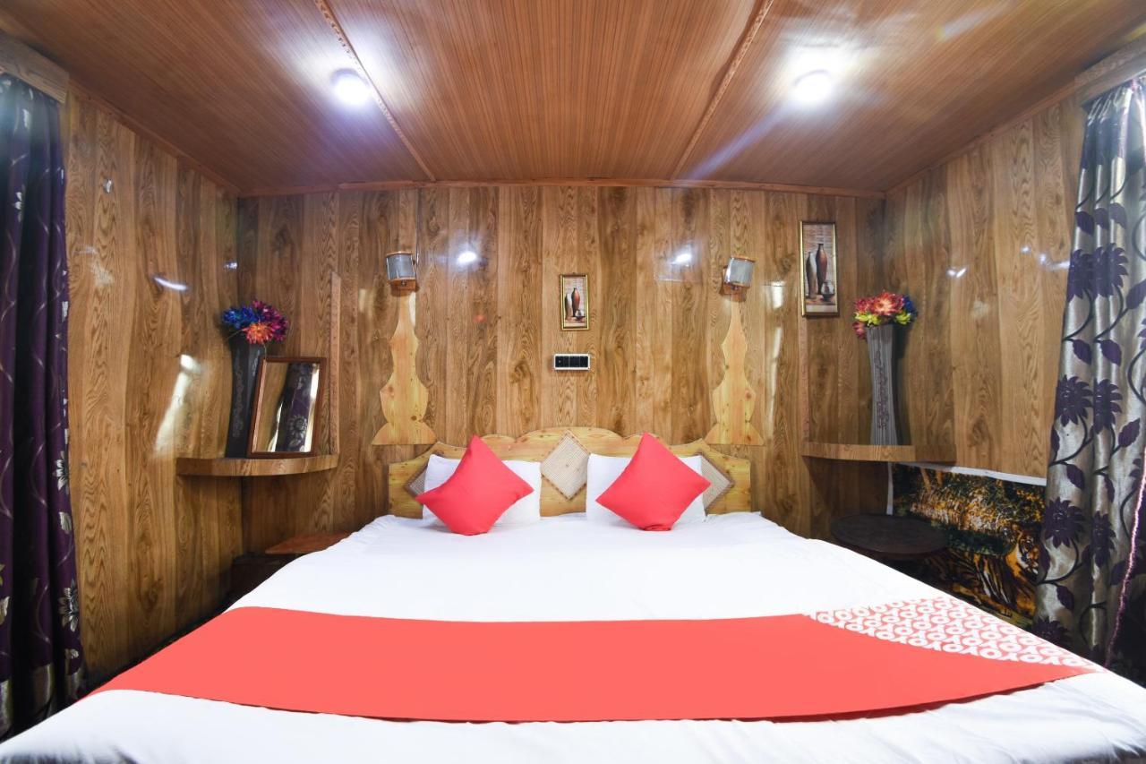 Oyo 66637 Merlin Group Of Houseboats Hotel Srīnagar Kültér fotó