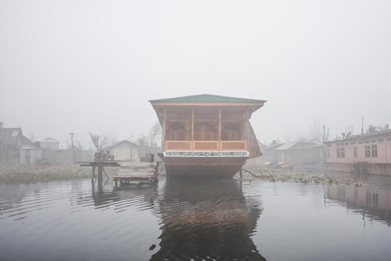 Oyo 66637 Merlin Group Of Houseboats Hotel Srīnagar Kültér fotó